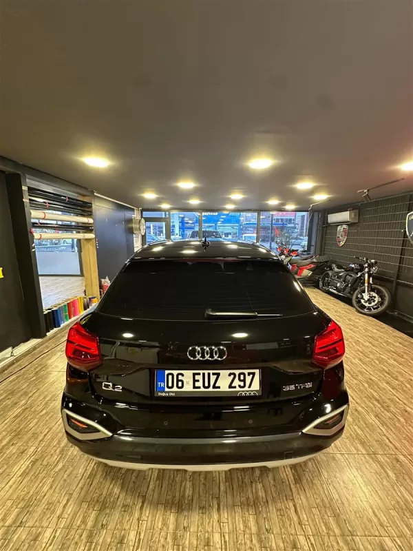 Audi Q2 Oto Cam Filmi Uygulaması
